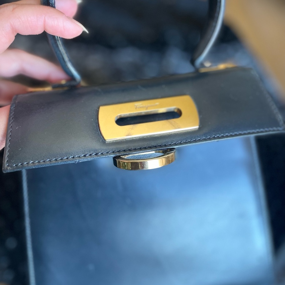 FERRAGAMO ICONIC TOP HANDLE - Picture 6 of 8